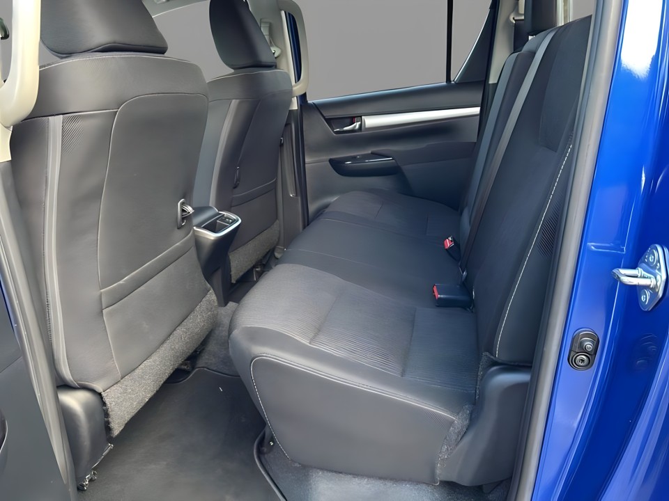 Toyota Hilux 2.8 - foto 7