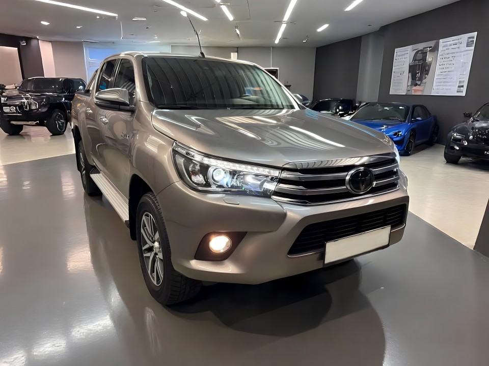 Toyota Hilux - foto 8