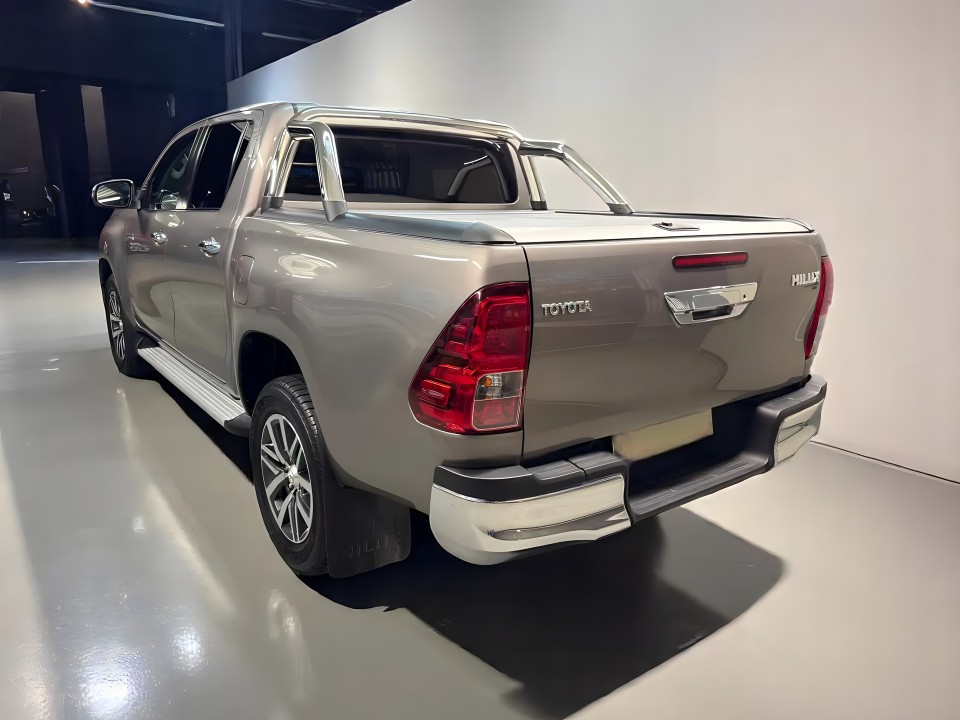 Toyota Hilux - foto 7