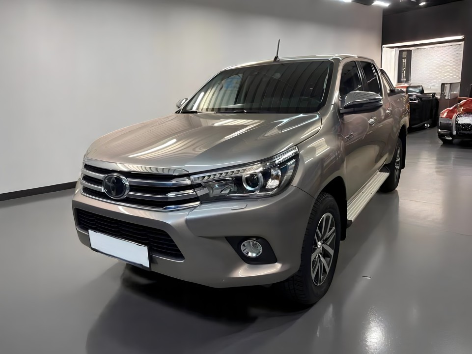 Toyota Hilux (4)