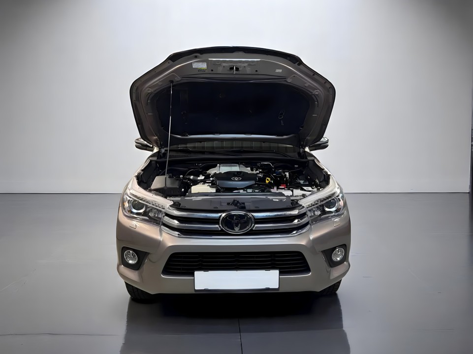 Toyota Hilux - foto 16