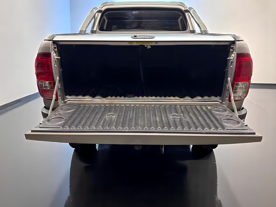 Toyota Hilux - foto 17