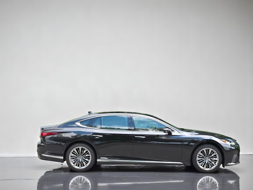 Lexus LS500H Luxury Line (4)