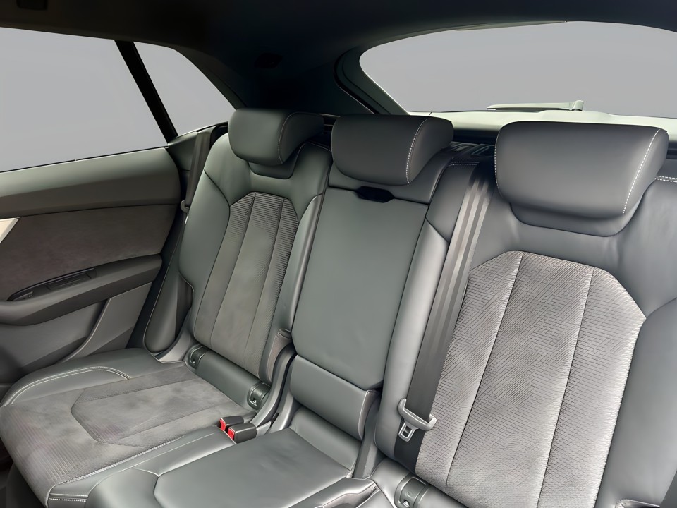 Audi Q8 55TFSIe - foto 11
