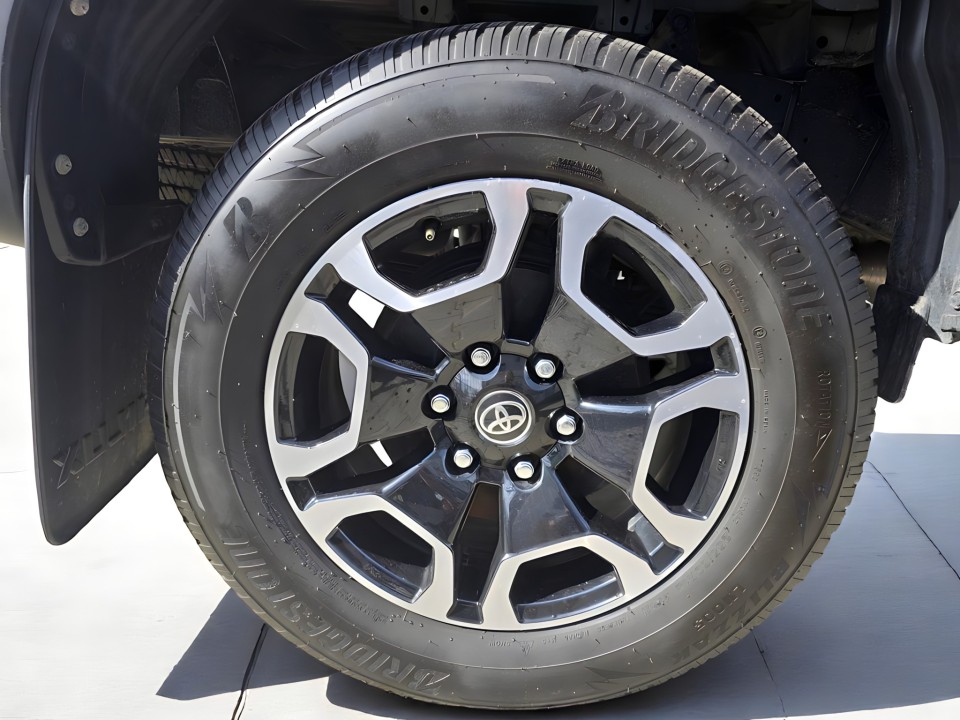 Toyota Hilux 4x4 Executive - foto 23