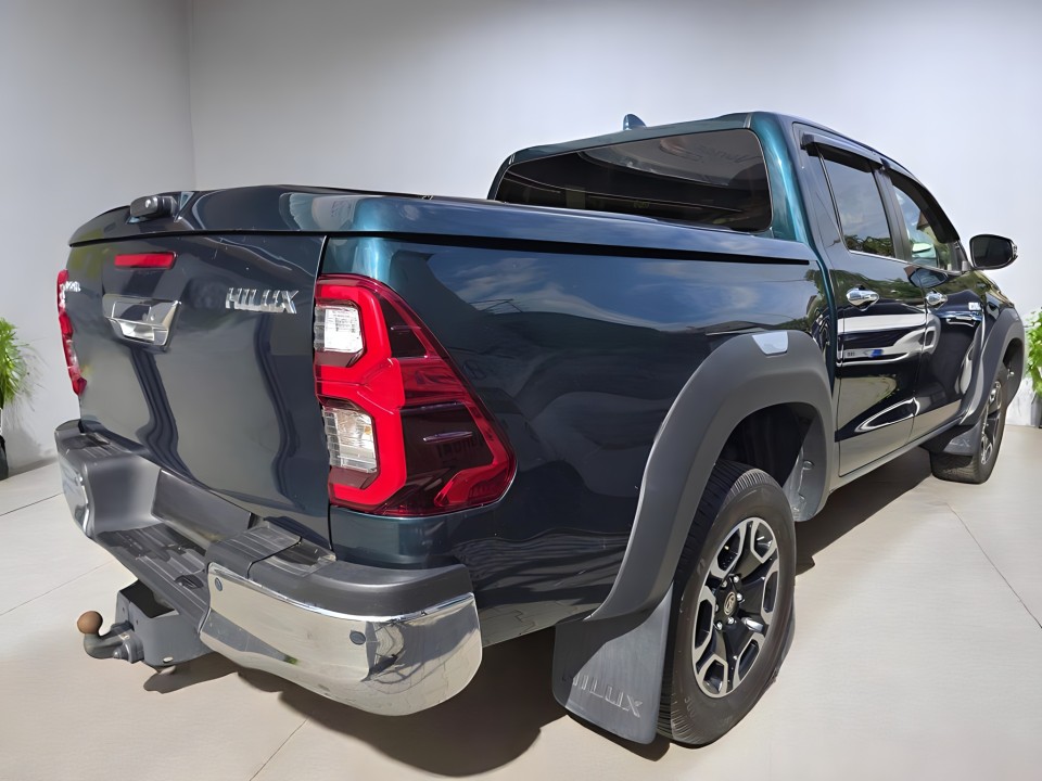 Toyota Hilux 4x4 Executive (2)