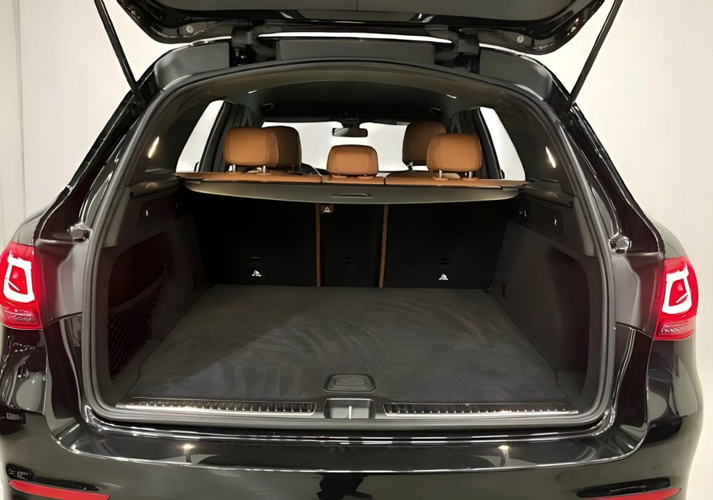 Mercedes-Benz GLC 200 4MATIC AMG - foto 17
