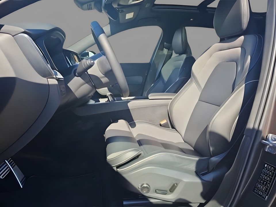 Volvo XC 60 T8 AWD Recharge R Design - foto 7