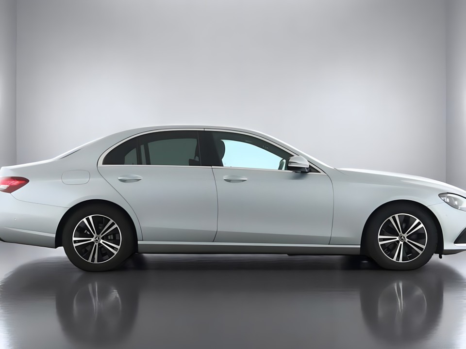 Mercedes-Benz E 220d Avantgarde (2)