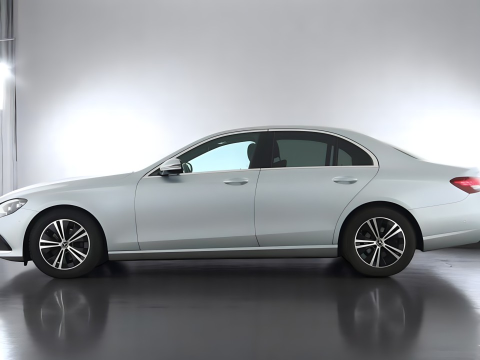 Mercedes-Benz E 220d Avantgarde - foto 6