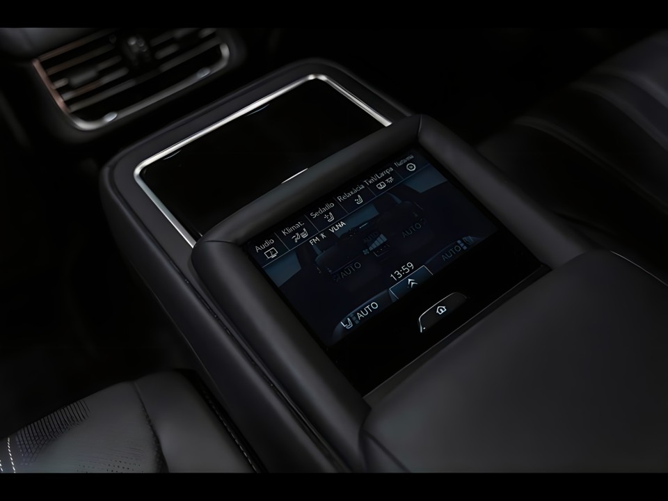Lexus LS500H Superior - foto 23