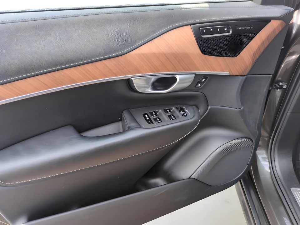 Volvo XC 90 Volvo XC90 B5 Inscription - foto 16