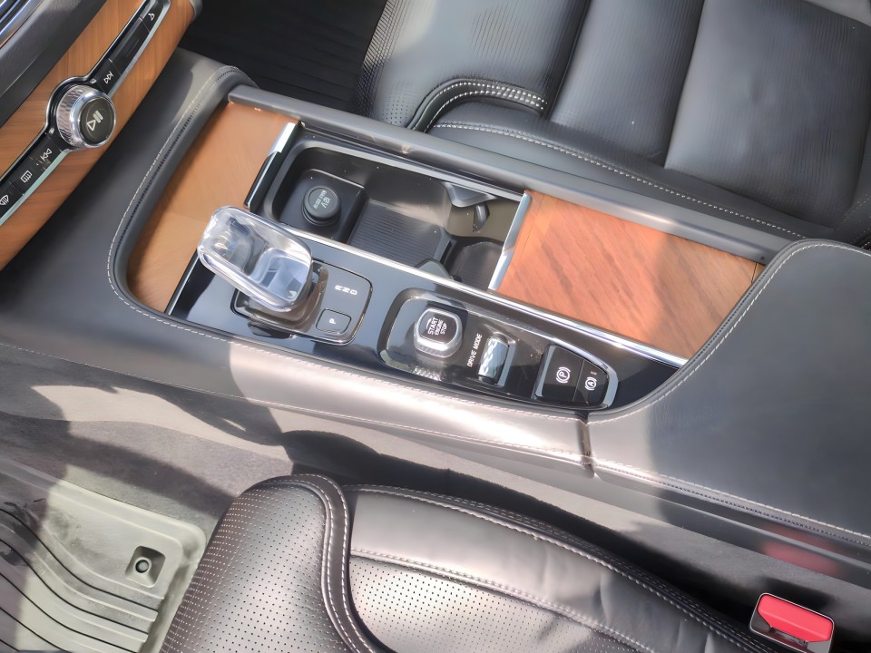 Volvo XC 90 Volvo XC90 B5 Inscription - foto 14