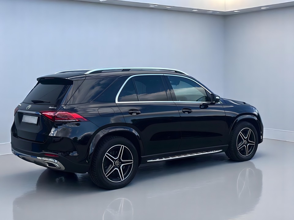 Mercedes-Benz GLE 400d 4MATIC AMG (4)