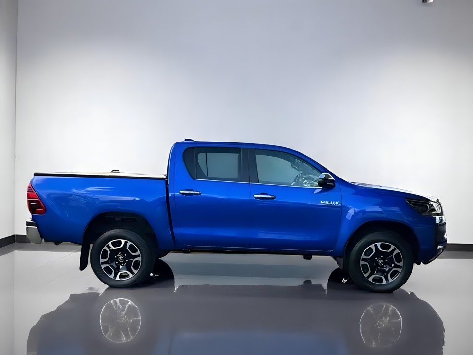 Toyota Hilux 4x4 Double Cab Executive (3)