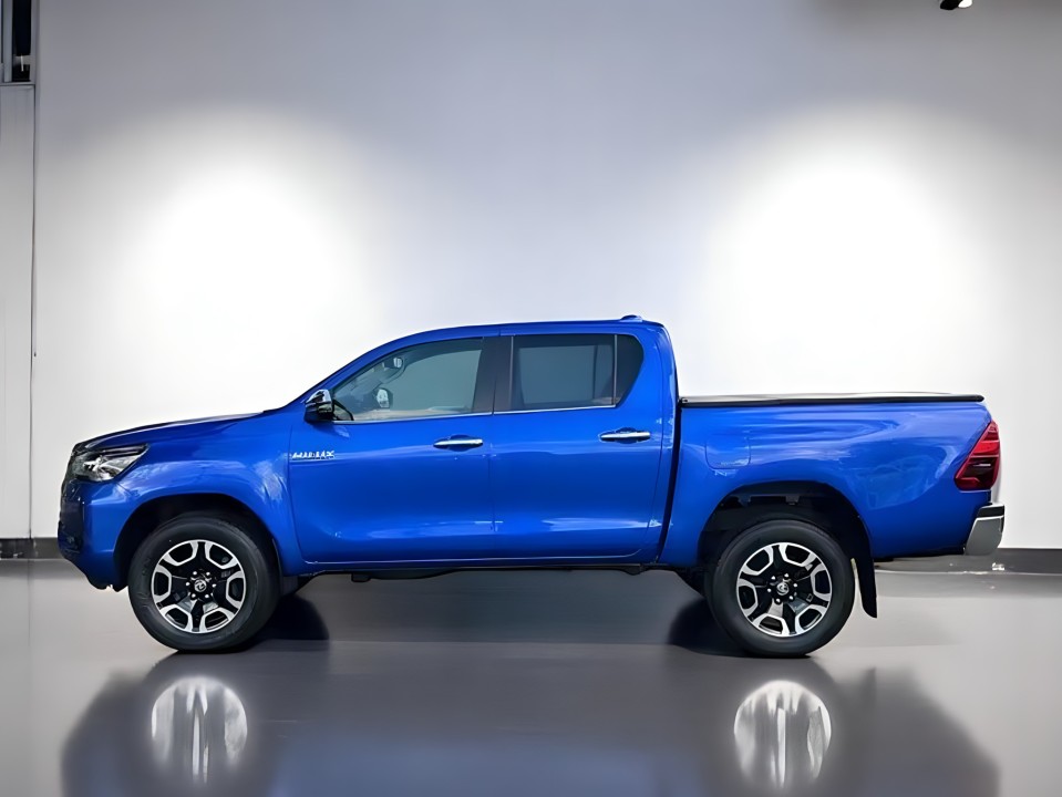 Toyota Hilux 4x4 Double Cab Executive (5)