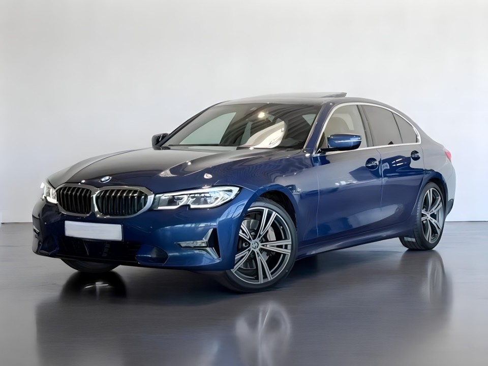 BMW Seria 3 BMW 330i Limousina Luxury Line (1)