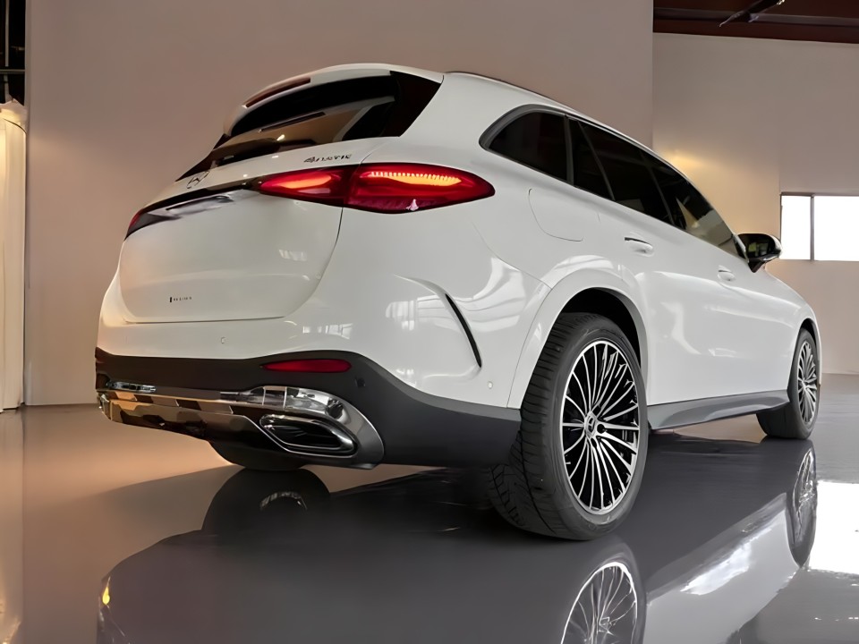 Mercedes-Benz GLC 200 4MATIC AMG (3)