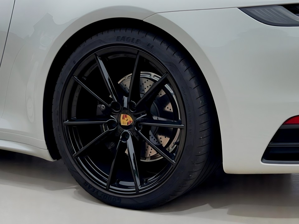 Porsche 992 Porsche 911 Carrera - foto 17