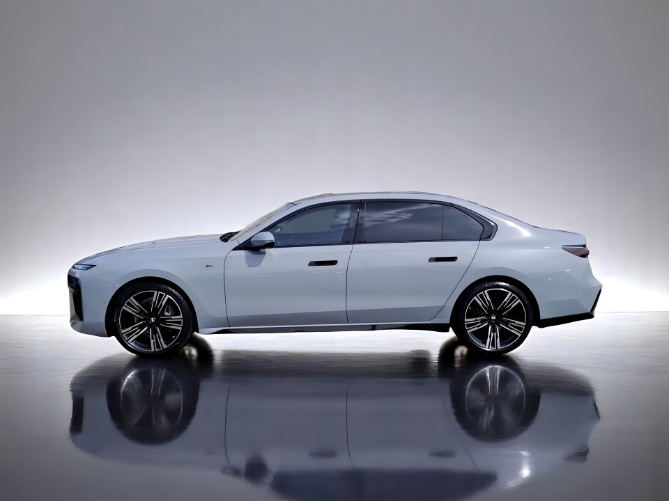 BMW Seria 7 740d xDrive M-Sport (5)