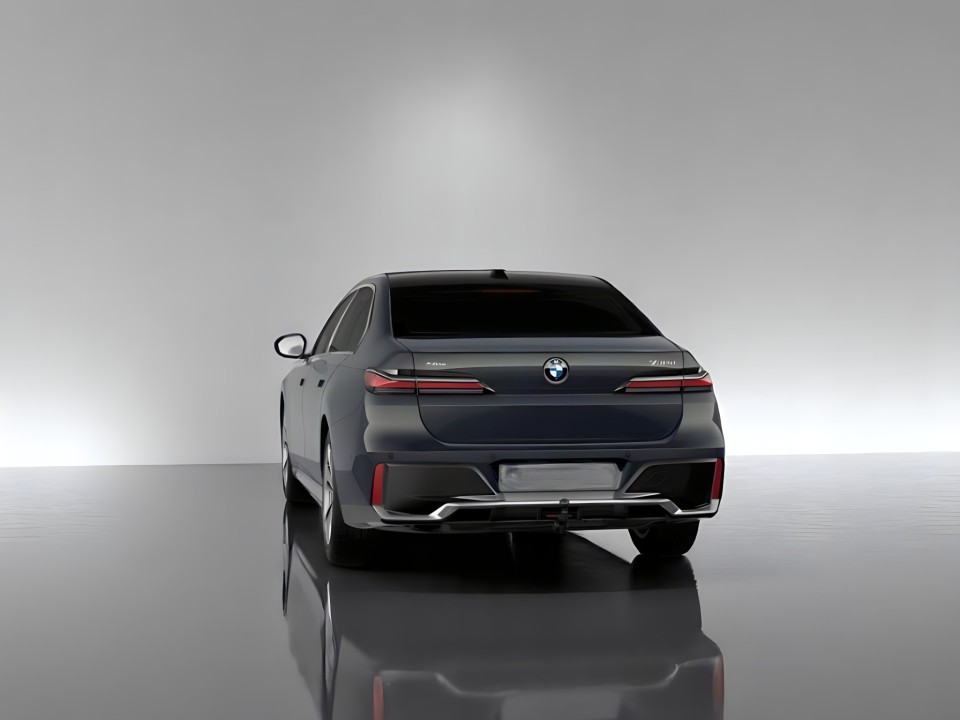 BMW Seria 7 740d xDrive M- Sport (4)