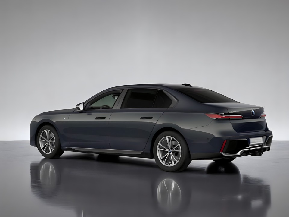BMW Seria 7 740d xDrive M- Sport (5)