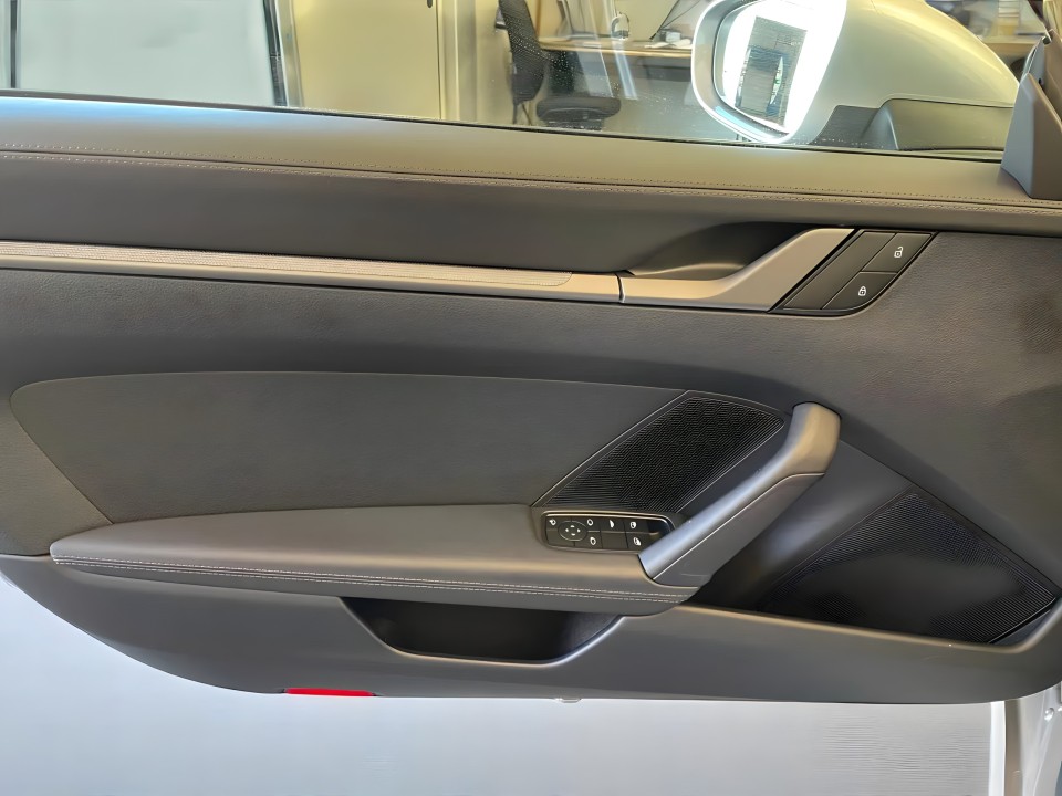 Porsche 911 Carrera (992 I) - foto 20