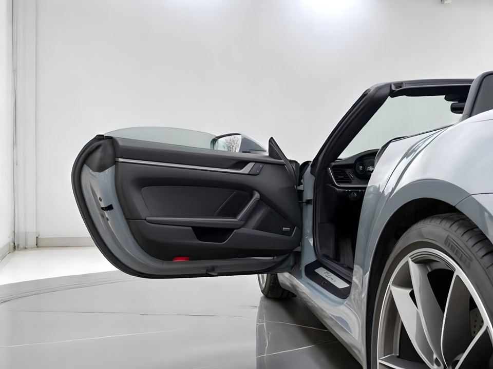 Porsche 911 Carrera (992 I) - foto 25