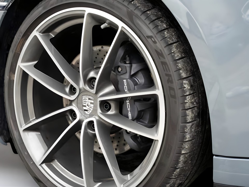 Porsche 911 Carrera (992 I) - foto 32