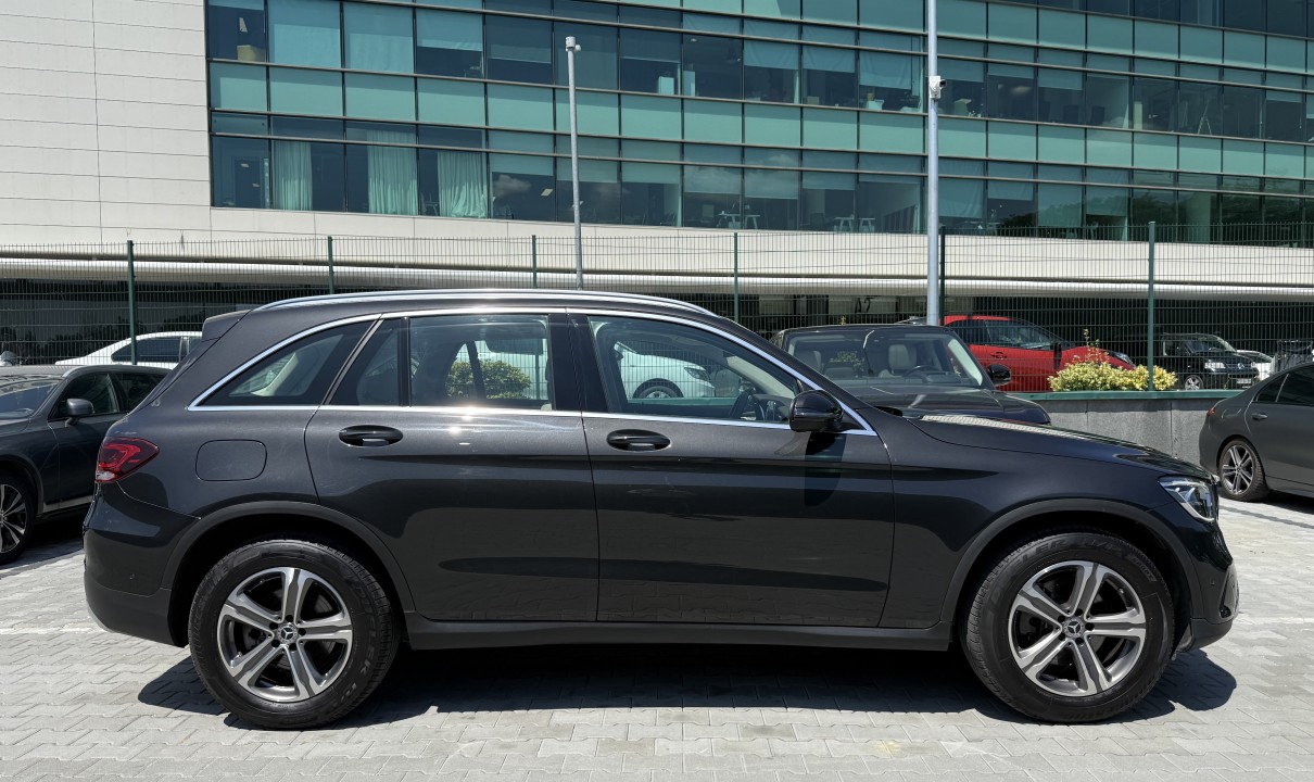 Mercedes-Benz GLC 300 (2)
