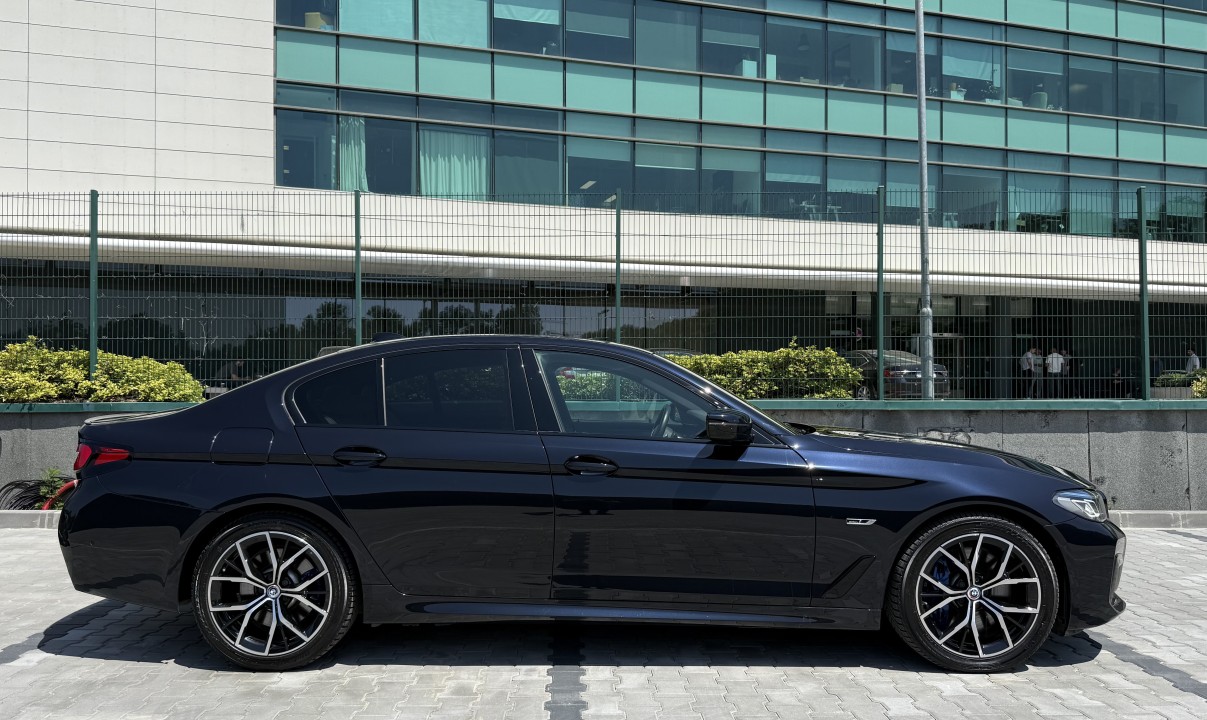 BMW Seria 5 545 e xDrive (2)