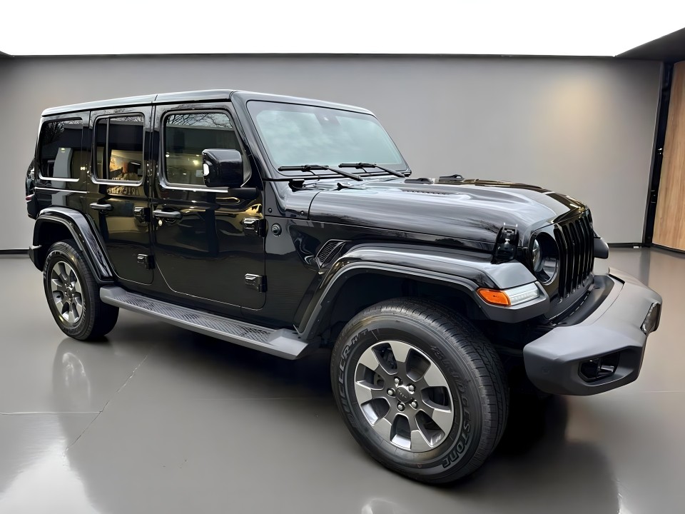 Jeep Wrangler Unlimited Sahara (1)