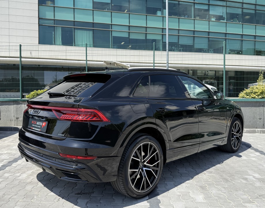 Audi Q8 60 TFSIe quattro tiptronic S-Line (3)