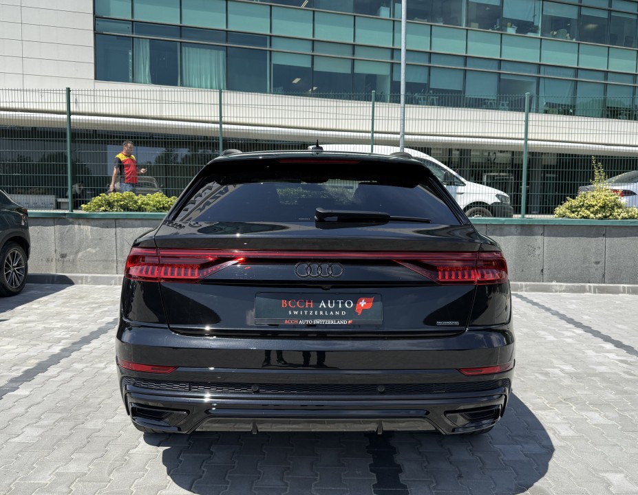 Audi Q8 60 TFSIe quattro tiptronic S-Line (4)