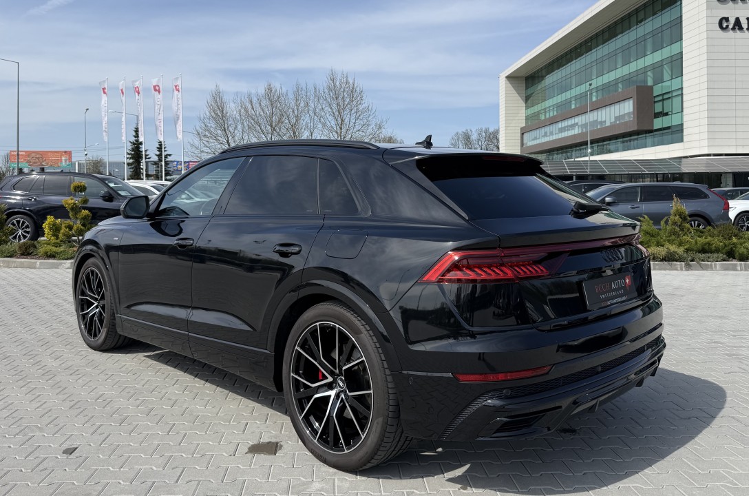 Audi Q8 60 TFSIe quattro tiptronic S-Line (5)