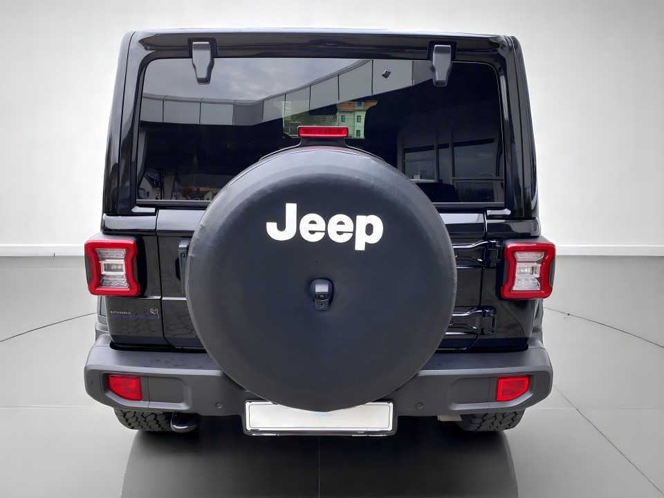 Jeep Wrangler Unlimited Sahara (4)