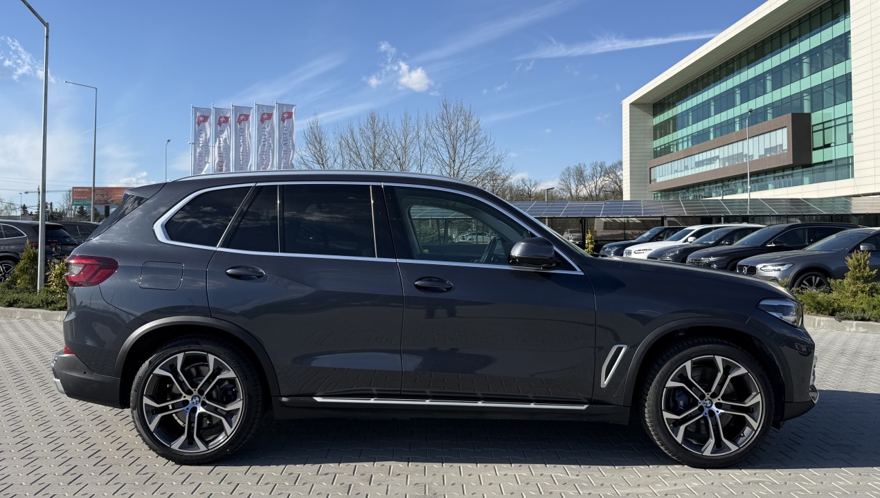 BMW X5 xDrive45e xLine (2)