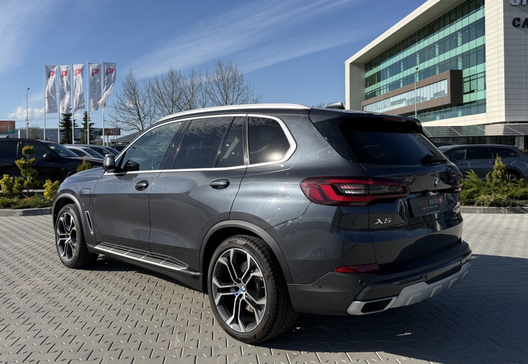 BMW X5 xDrive45e xLine (5)
