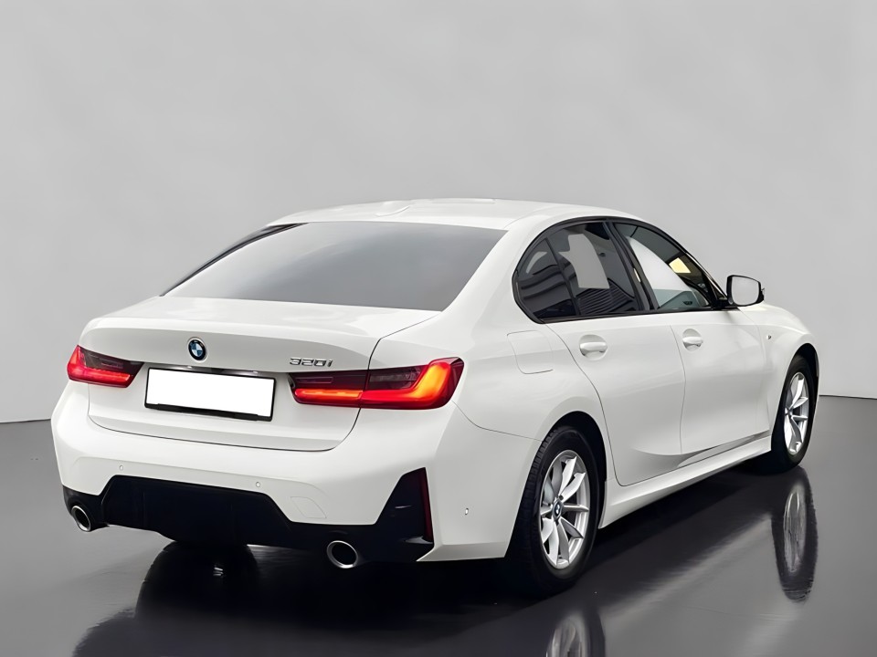 BMW Seria 3 320 i (3)