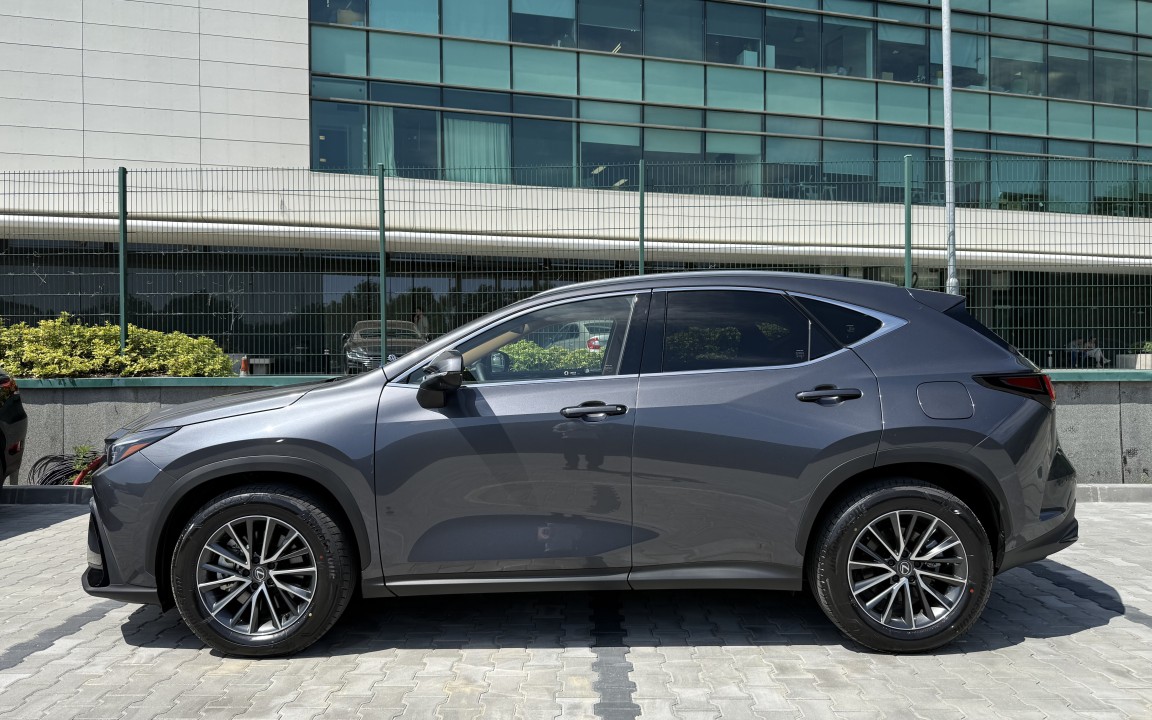Lexus Seria NX 450h+ AWD - foto 6