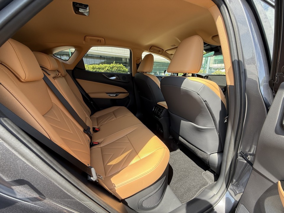 Lexus Seria NX 450h+ AWD - foto 20