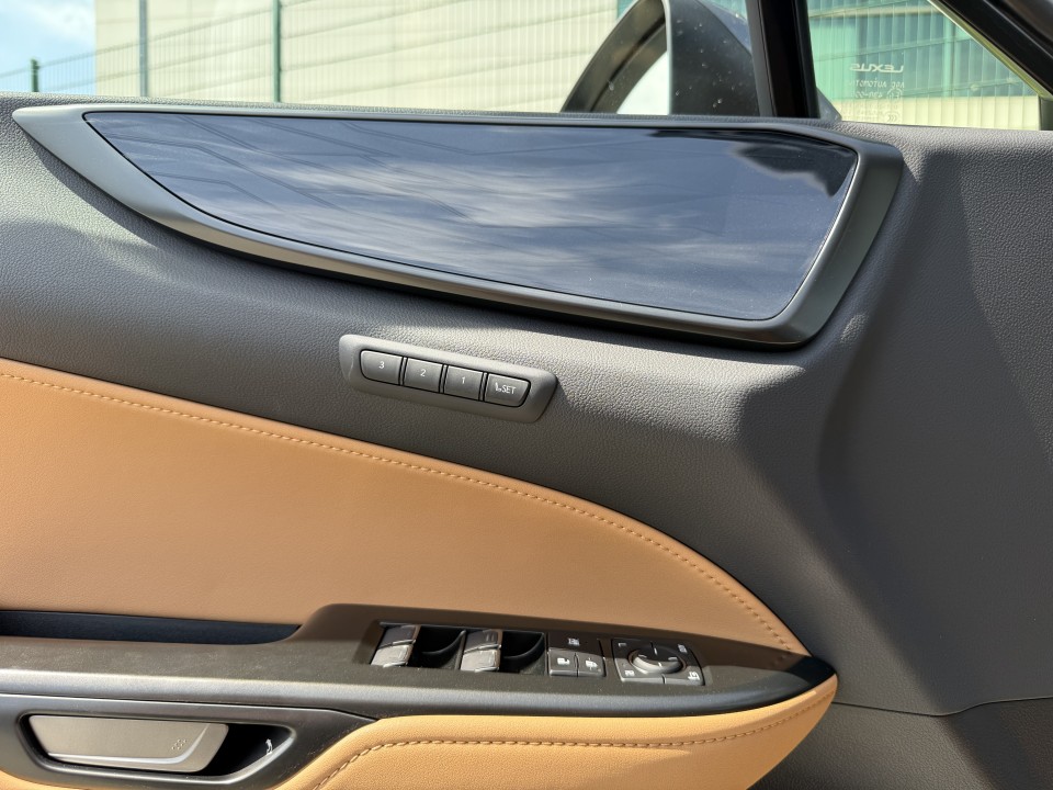 Lexus Seria NX 450h+ AWD - foto 27