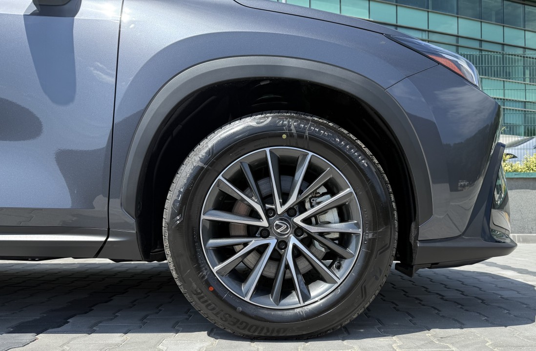 Lexus Seria NX 450h+ AWD - foto 29