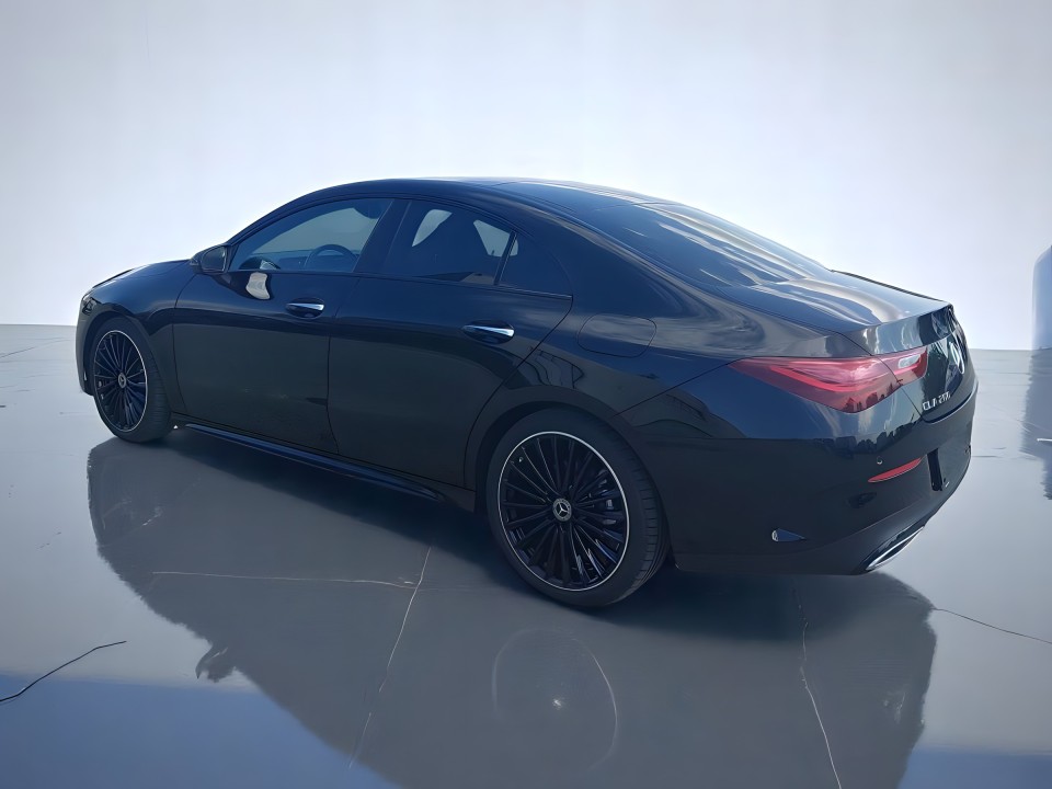 Mercedes-Benz CLA 200 AMG Line (5)