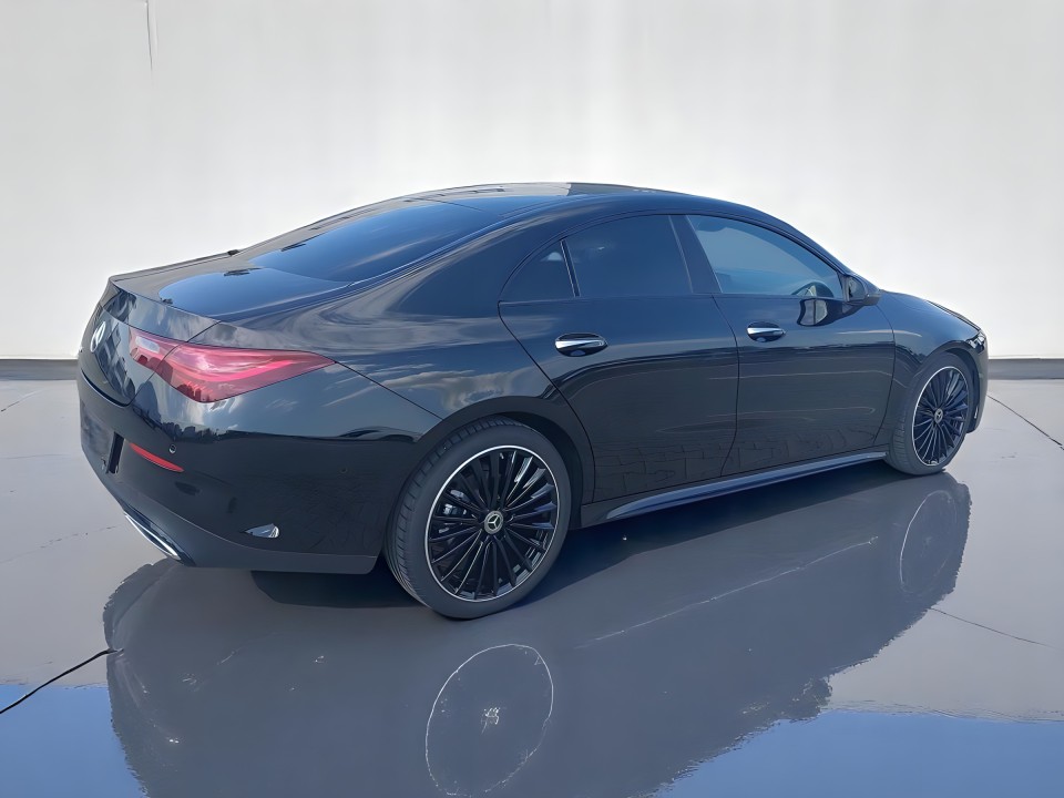 Mercedes-Benz CLA 200 AMG Line (3)