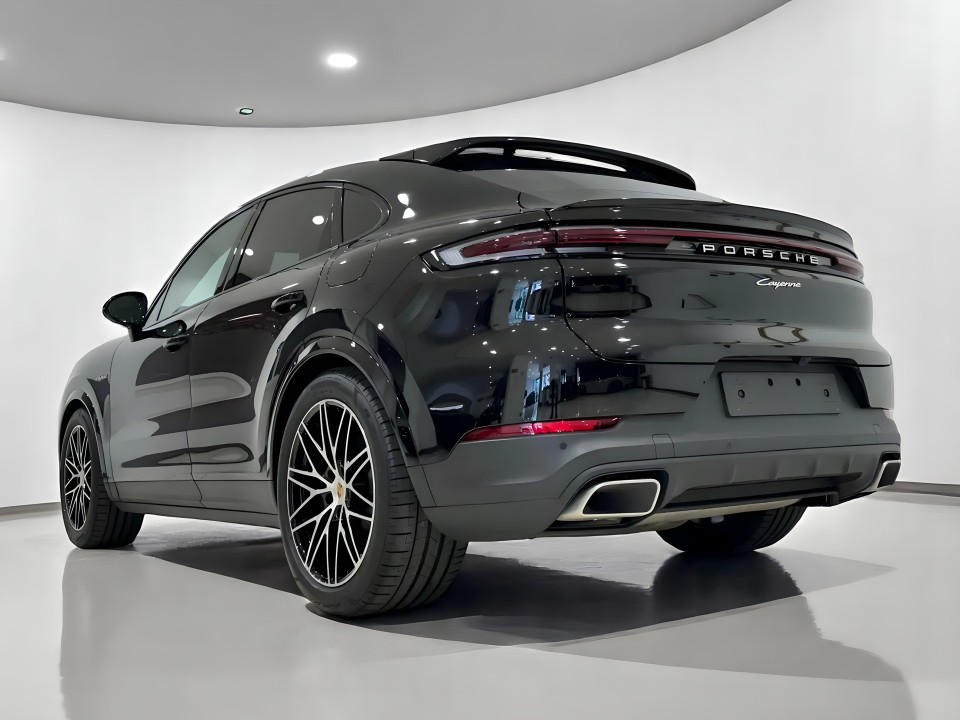 Porsche Cayenne Coupe 3.0 E-Hybrid (4)