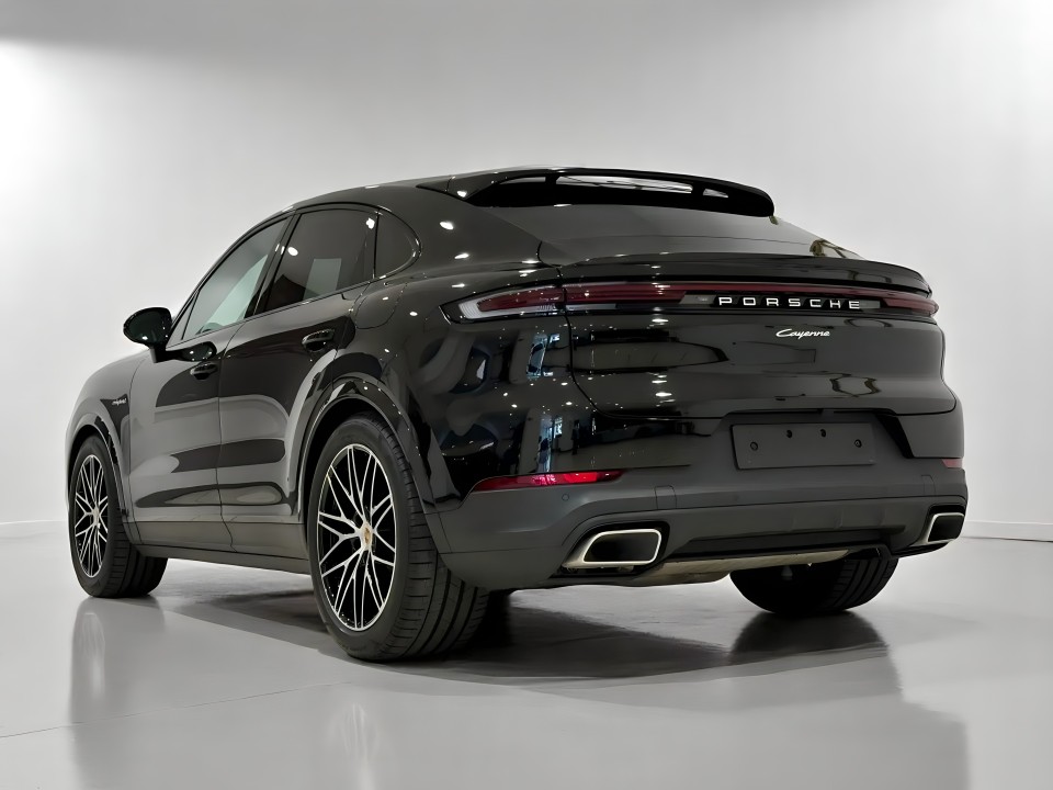 Porsche Cayenne Coupe 3.0 E-Hybrid (5)
