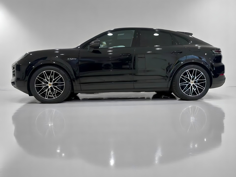 Porsche Cayenne Coupe 3.0 E-Hybrid (2)