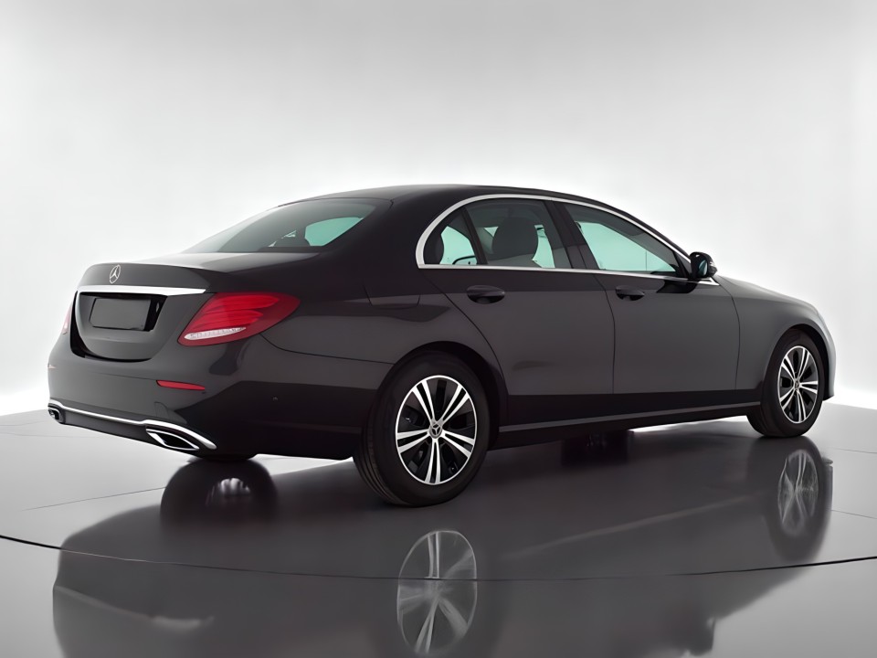 Mercedes-Benz E 300d Avantgarde (4)