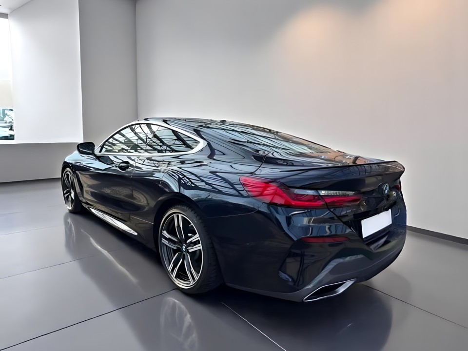 BMW Seria 8 M850i xDrive Coupé (4)
